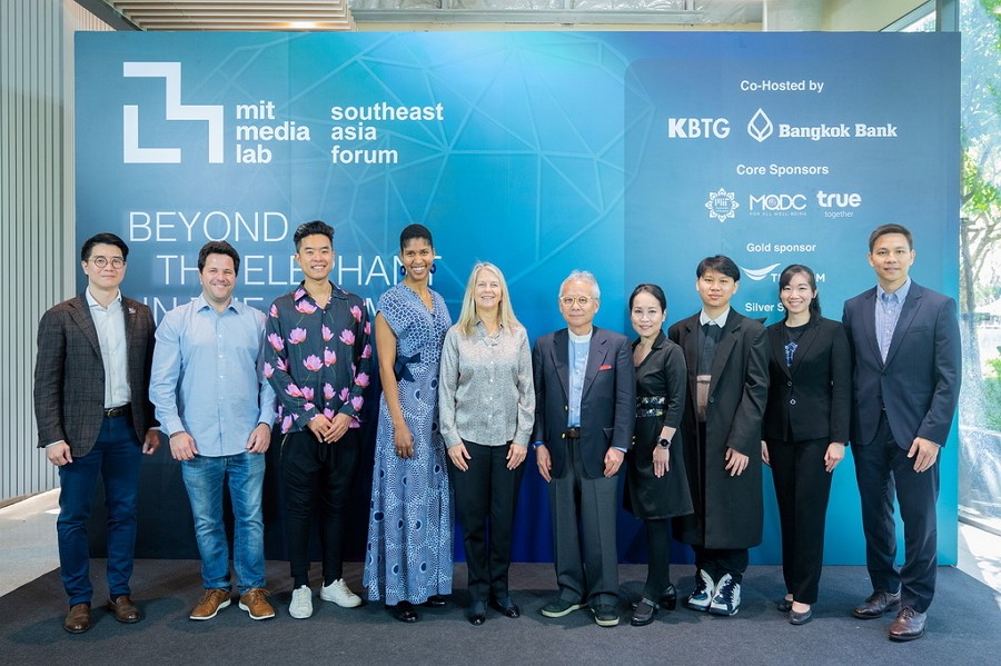 กลุ่มทรู โชว์ความพร้อมในงาน “MIT Media Lab Southeast Asia Forum”