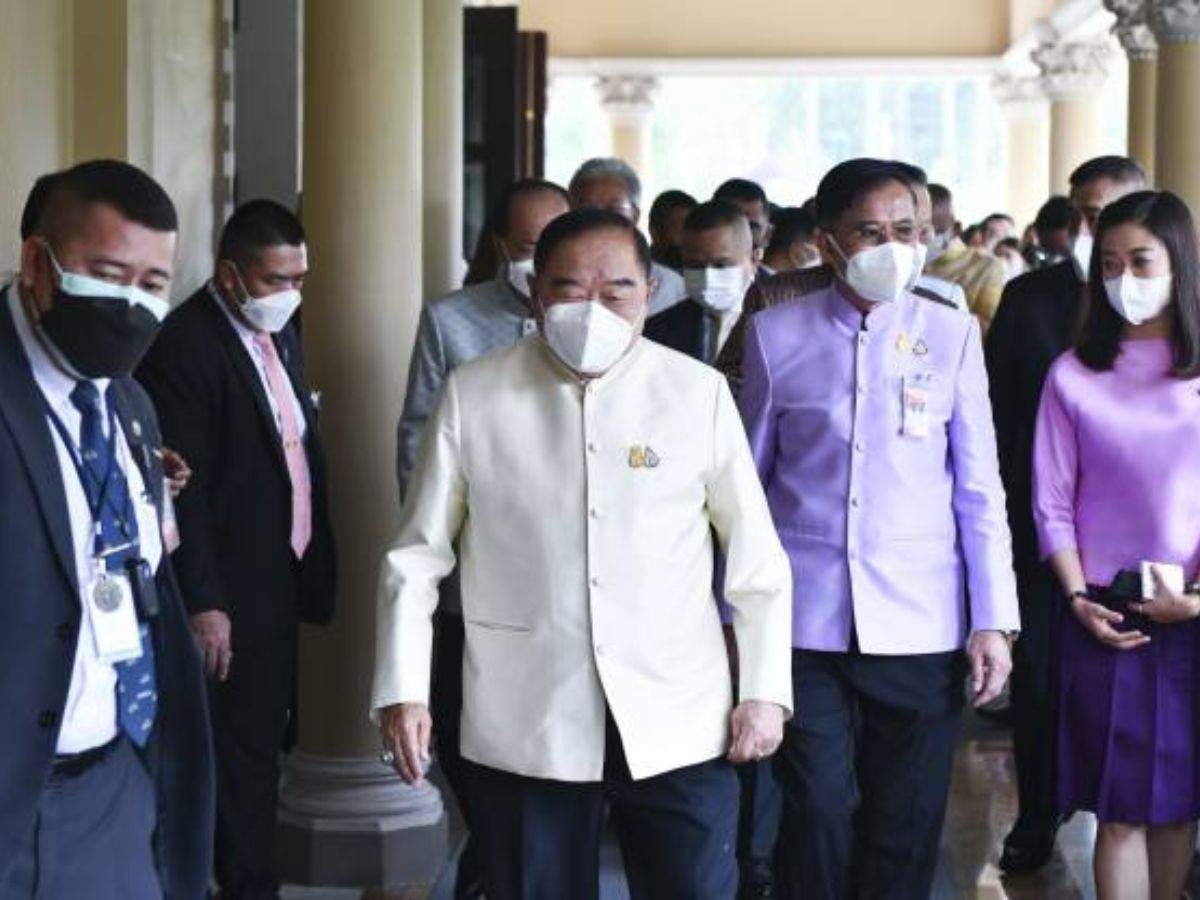 ประยุทธ์ไม่อยู่ รัฐมนตรีโดดประชุม ครม.ลากิจ 7 คนรวด