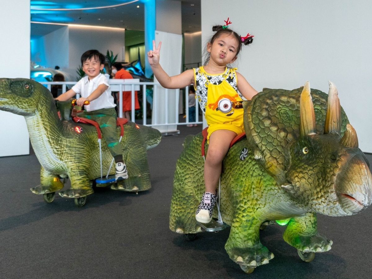 Jurassic Dinosaur บุกไอคอนสยาม เปิดสวนสนุกย้อนยุค 200 ล้านปี