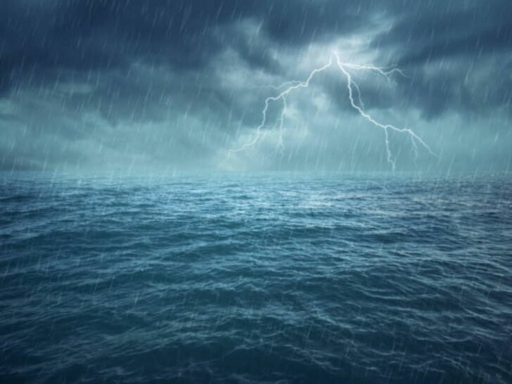 ฝนฟ้าคะนองคลื่นสูง ฝนฟ้าคะนองคลื่นสูง
