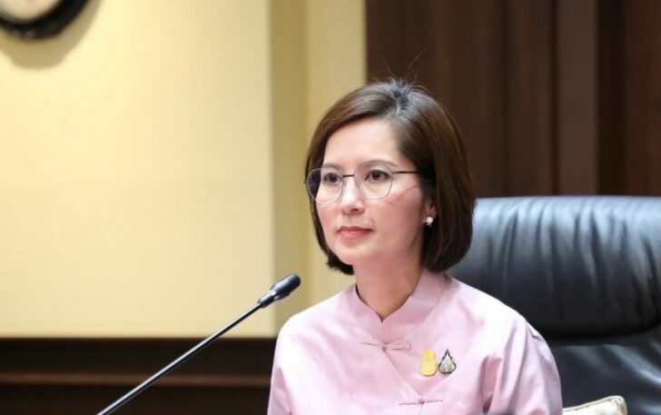 ตรีนุช เทียนทอง รัฐมนตรีว่าการกระทรวงศึกษาธิการ ตรีนุช เทียนทอง รัฐมนตรีว่าการกระทรวงศึกษาธิการ