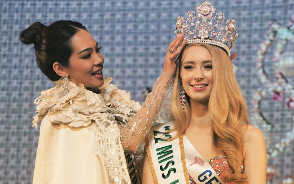 ประวัติ จัสมิน เซลล์เบิร์ก มิสอินเตอร์เนชั่นแนล 2022