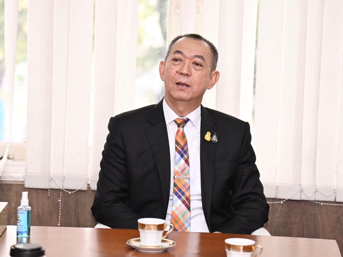 เฉลิมชัย โต้ข่าว กรรมการบริหารพรรคประชาธิปัตย์ลาออก-ไล่ จุรินทร์