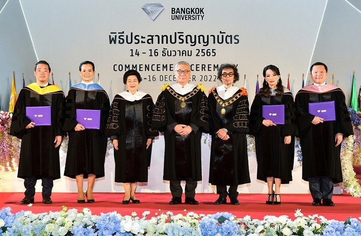 ม.กรุงเทพมอบดุษฎีบัณฑิตกิตติมศักดิ์ นักธุรกิจแถวหน้าของประเทศไทย