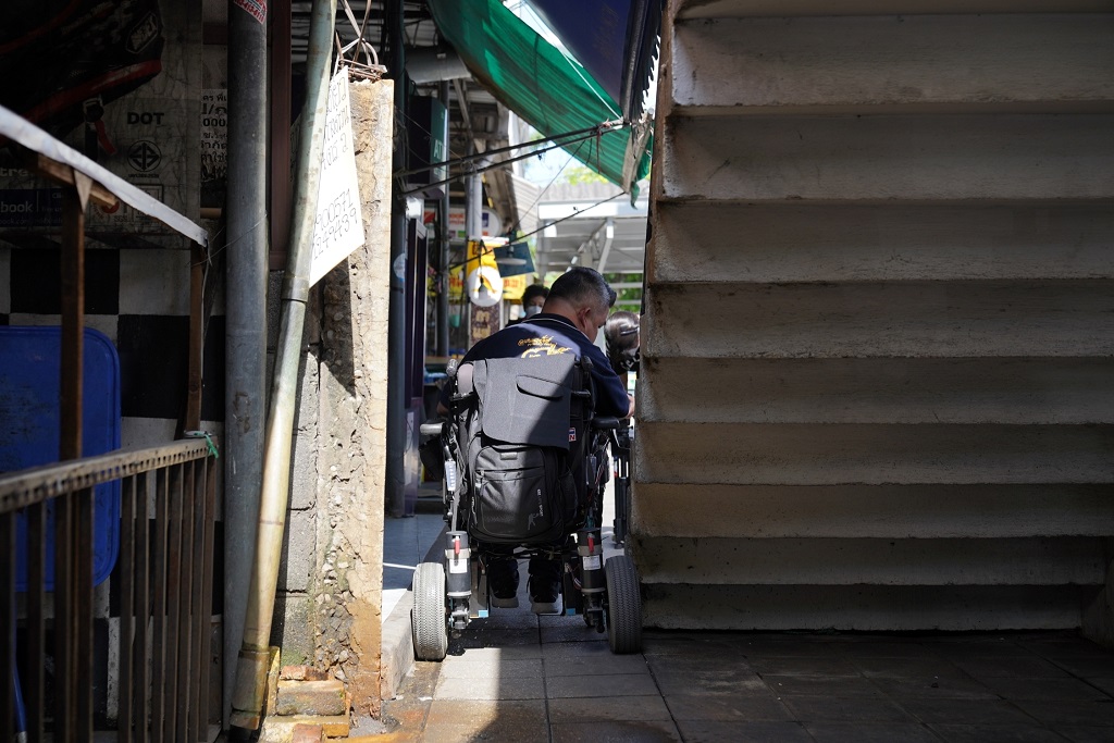 ม.ศรีปทุม ผนึก กทม. ปลดล็อกปัญหาทางเท้า ร่วมแก้ไขอย่างยั่งยืน