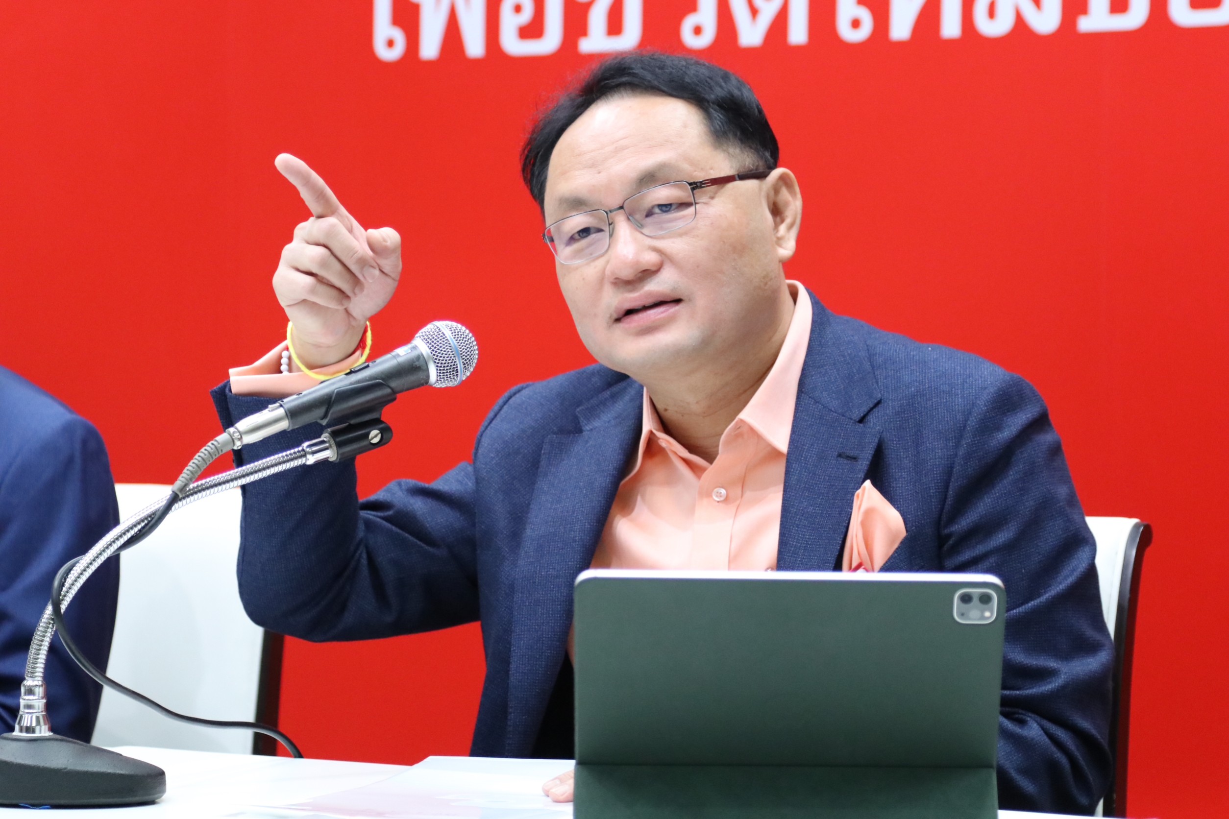 เพื่อไทย เปิดเอง อดีตรองนายกฯ ยุคยิ่งลักษณ์ เป็นชู้ในรูปทนายตั้ม