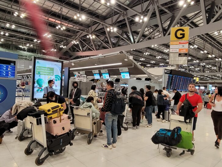 1141227 สุวรรณภูมิ จัดระเบียบจุดนัดพบกรุ๊ปทัวร์ขาออก