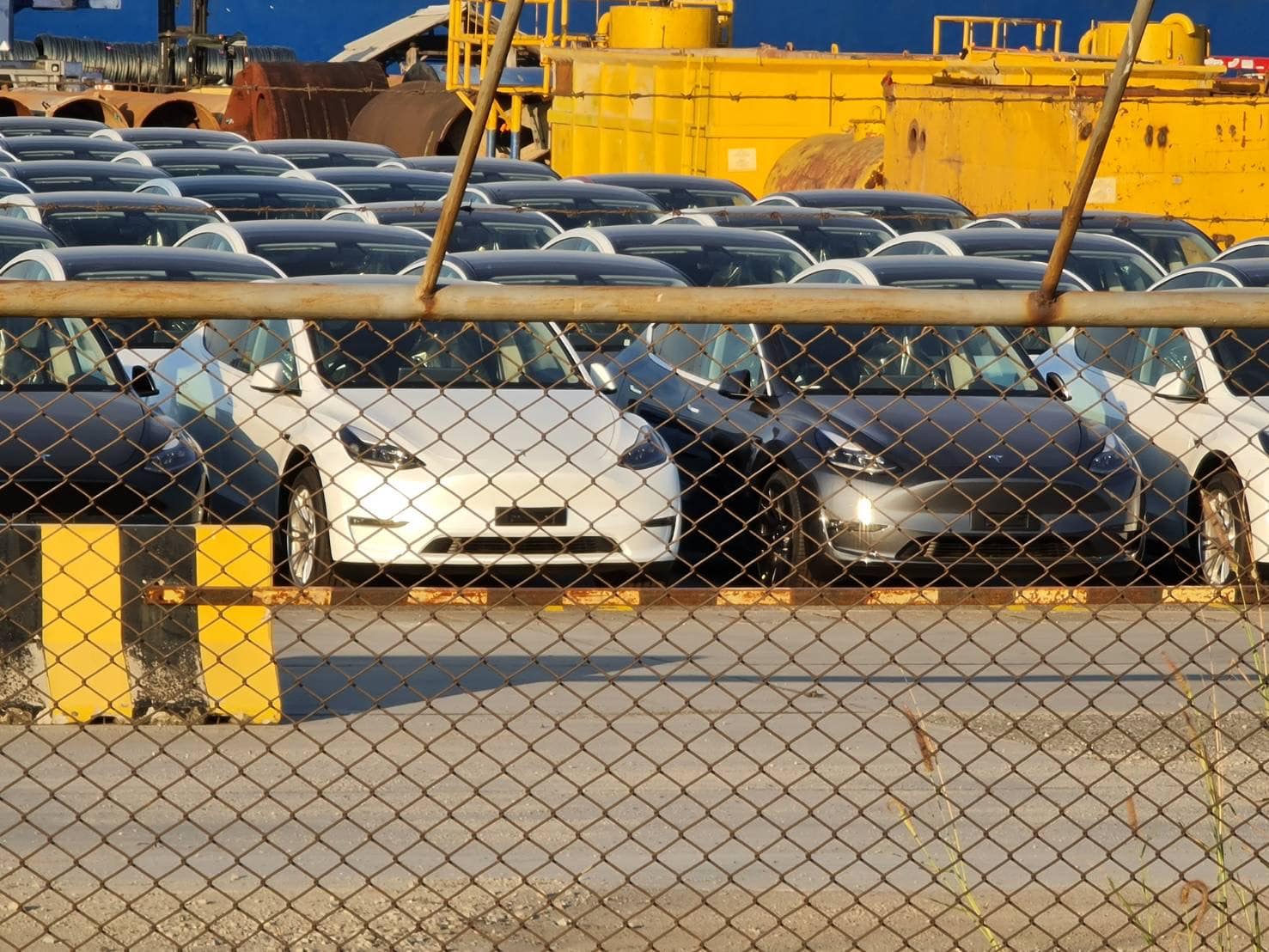 TESLA ลอตแรกถึง “ท่าเรือแหลมฉบัง” แล้วเตรียมส่งมอบต้นเดือน ก.พ.นี้