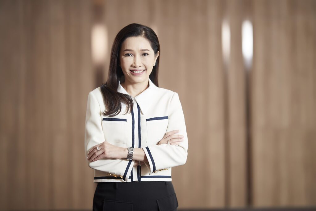 นางสาวขัตติยา อินทรวิชัย