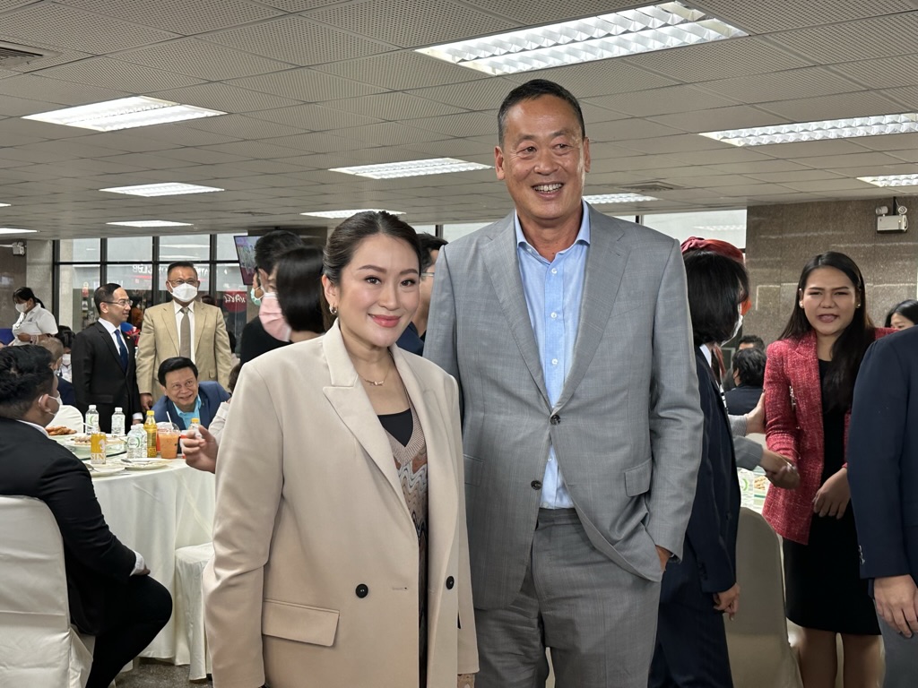 เศรษฐา ร่วมวง ปราศรัยใหญ่ ครอบครัวเพื่อไทย อุดรธานี