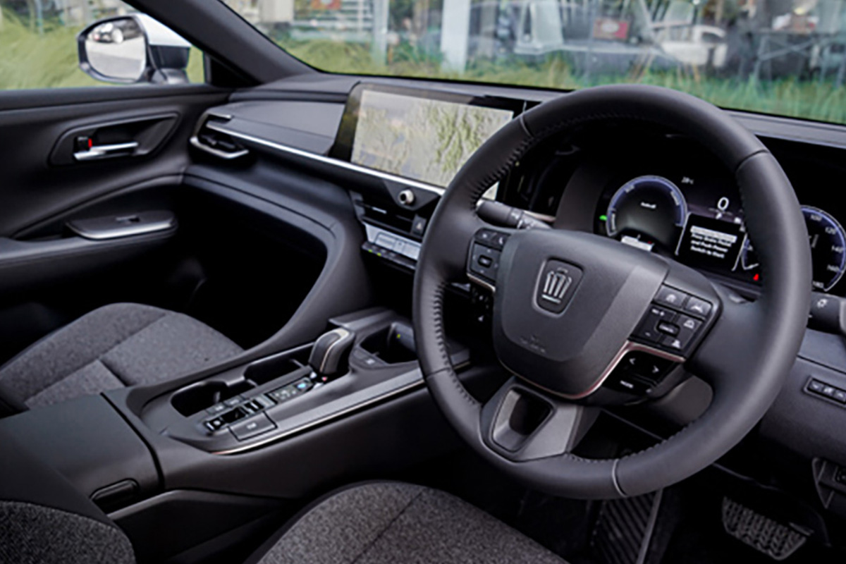 TOYOTA Crown Crossover