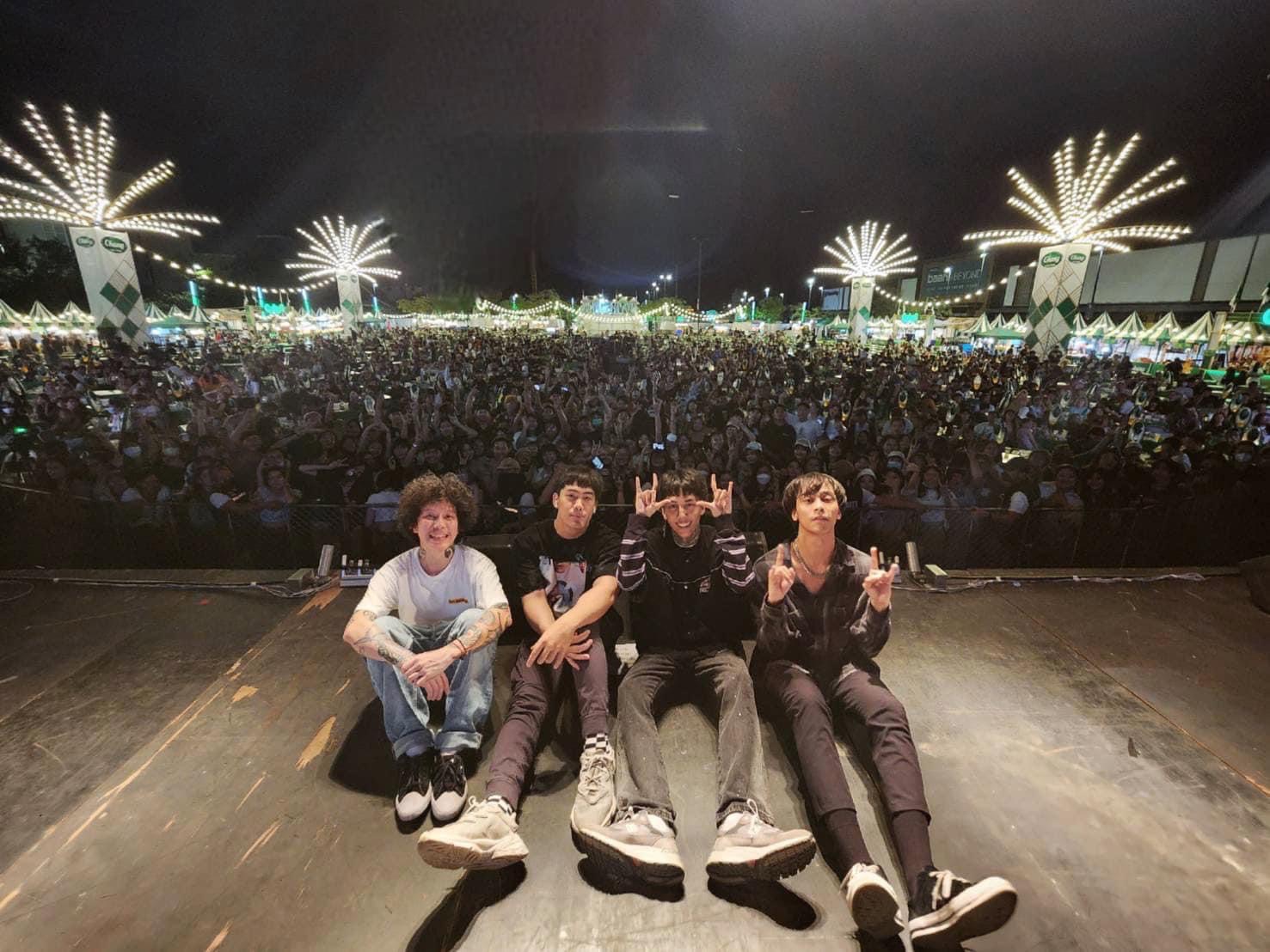 กระแสฮิตทรงอย่างแบด-Paper Planes ฮอตติดกระแส วัยรุ่นฟันน้ำนมร้องตามได้หมด