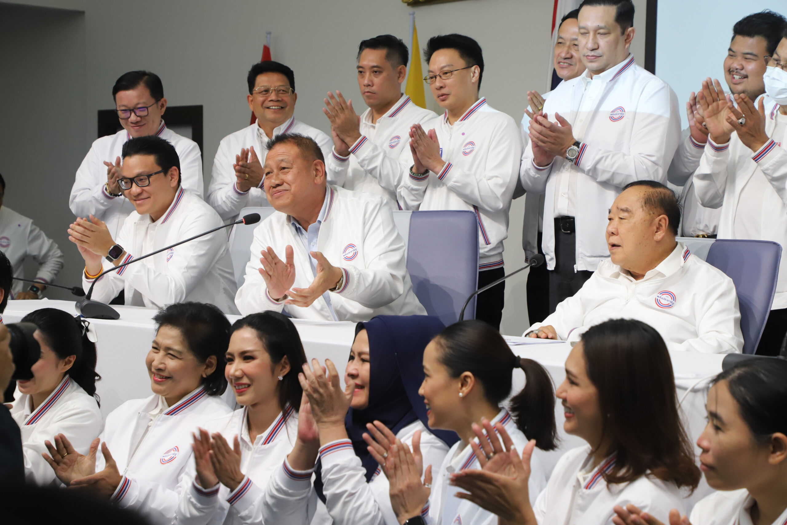 ประวิตร เปิดตัว สกลธี นำทัพ กทม. 