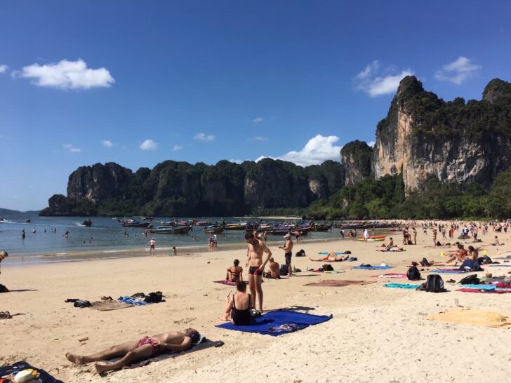 S__8101909 นักท่องเที่ยวต่างชาติ