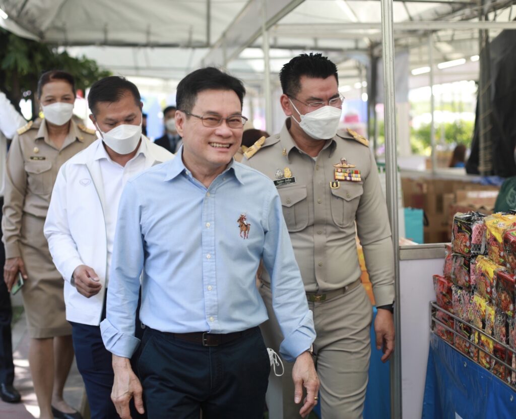 นายจุรินทร์ ลักษณวิศิษฏ์
