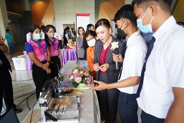 สร้างงานในเพชรบุรี กระทรวงแรงงานเสิร์ฟตำแหน่งว่าง 2,000 อัตรา