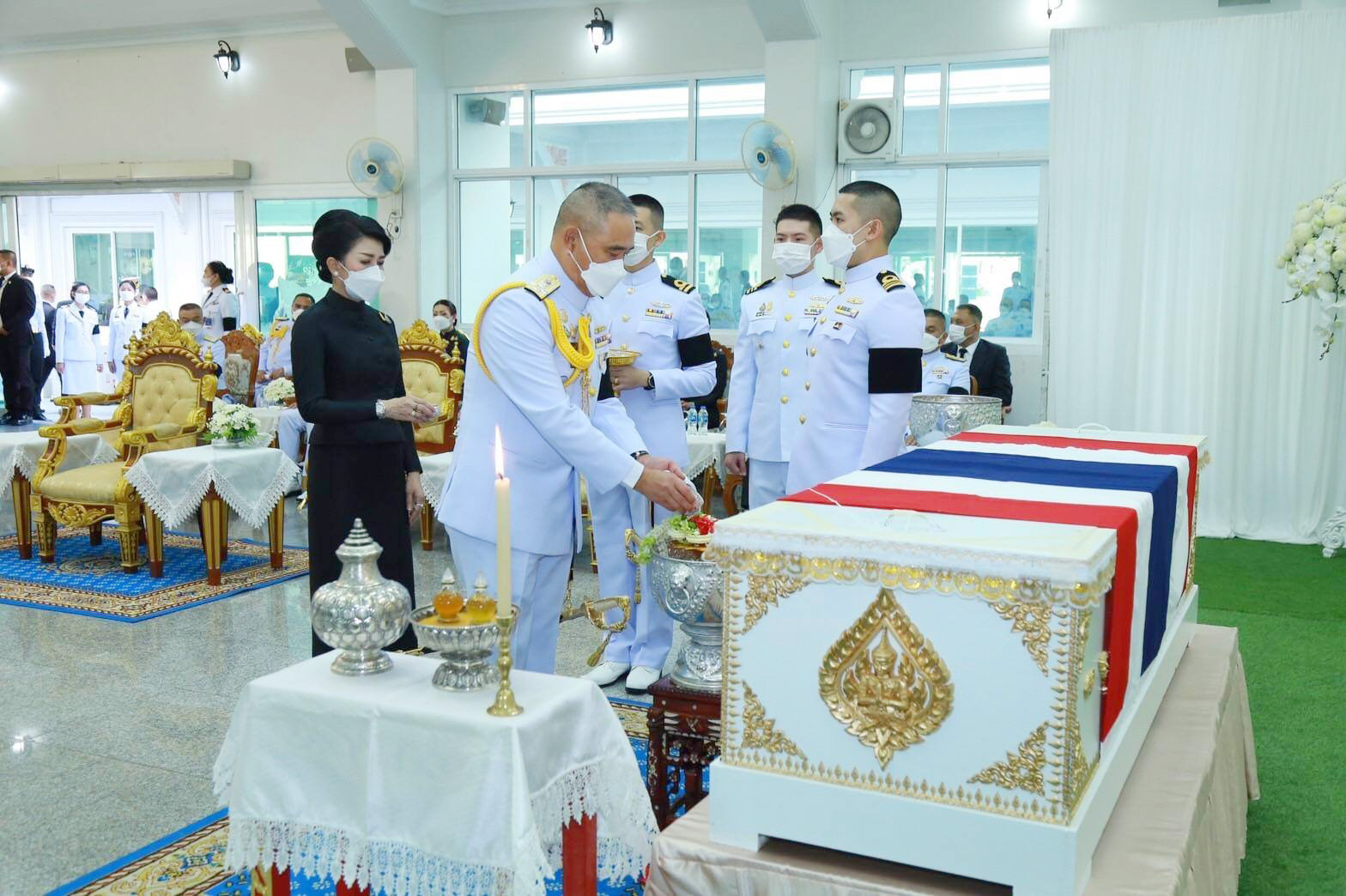 ประกอบพิธีพระราชทานน้ำหลวงอาบศพ ต้นเรือพลับ