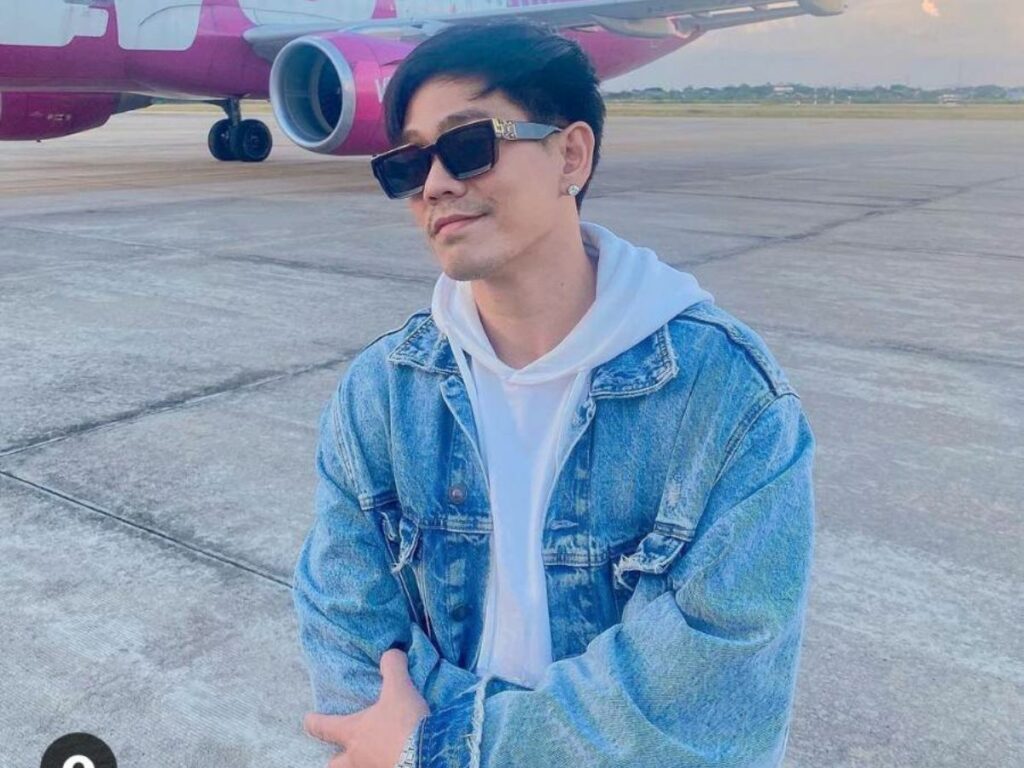 อาร์ เดอะสตาร์