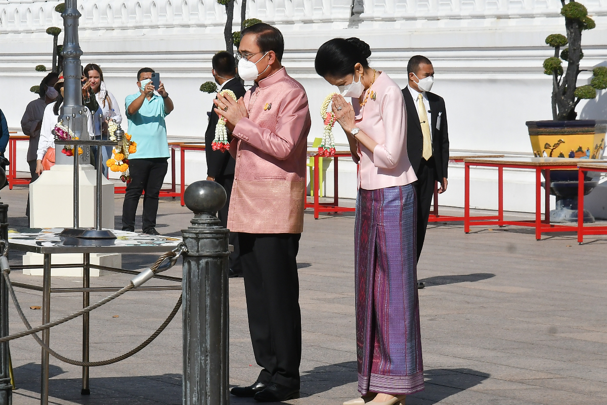 ประยุทธ์-ภริยา เข้าเฝ้า สมเด็จพระสังฆราช เนื่องในวันขึ้นปีใหม่