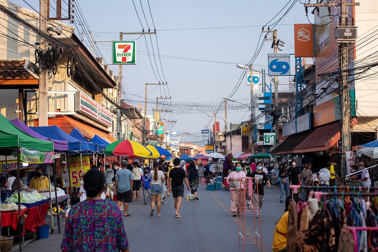 ตลาดนัด