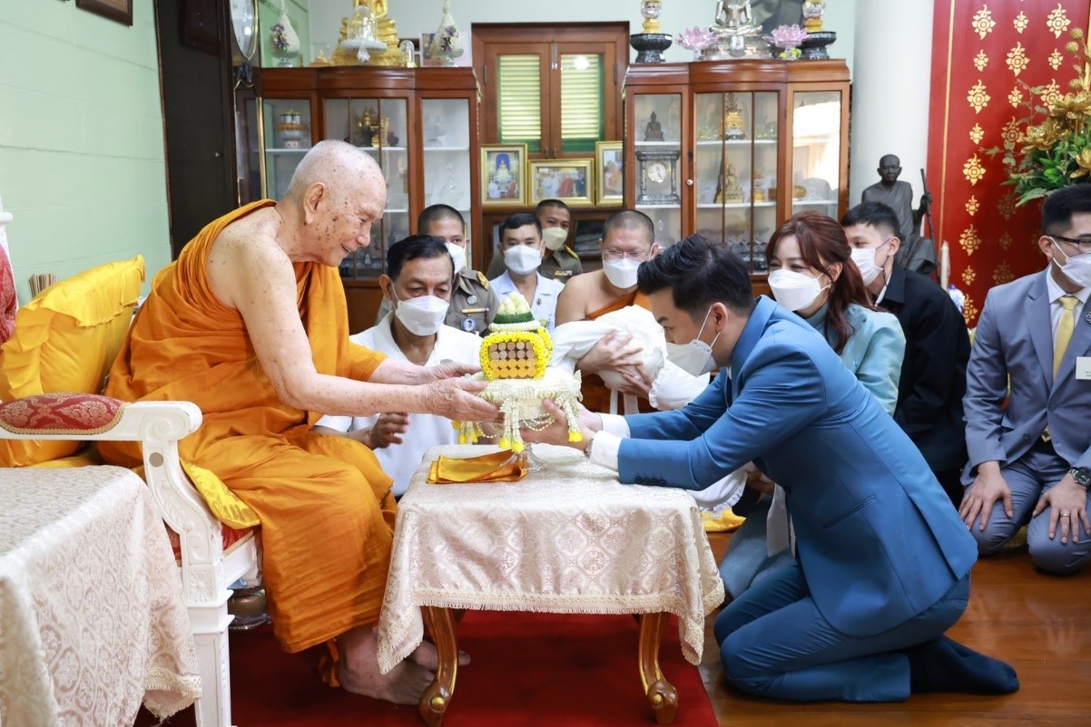 สมเด็จพระสังฆราช สกลมหาสังฆปริณายก ทรงประทานพระวโรกาสให้ นายธนาตรัยฉัตรและนางกาลย์กัลยา ภูโชคอนันต์ เข้าเฝ้าฯ