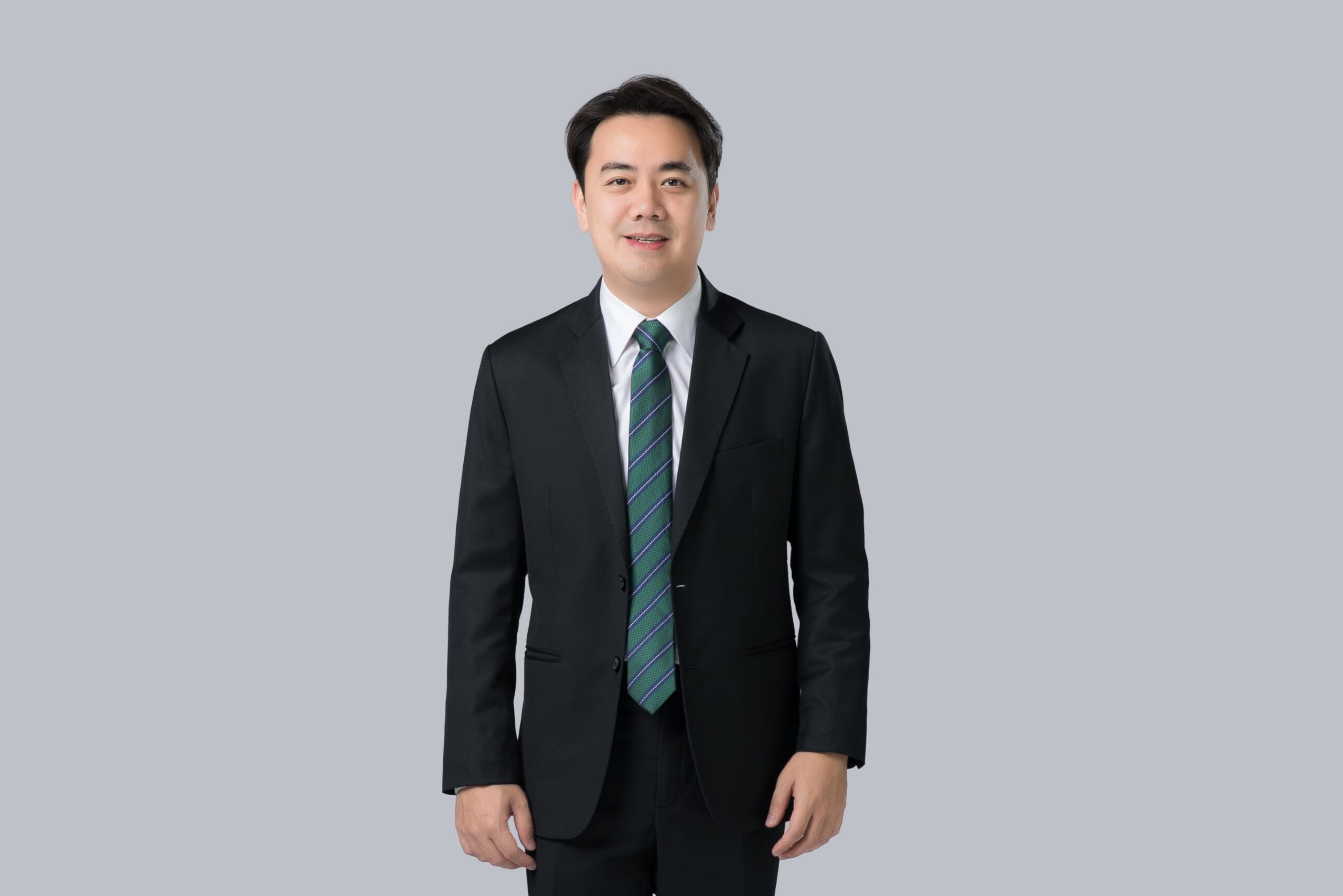 นายอรรถปวิทย์ มโนธรรมรักษา กรรมการผู้จัดการ บริษัท สิวารมณ์ เรียลเอสเตท จำกัด (มหาชน)