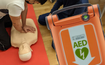 เครื่อง AED การทำ CPR
