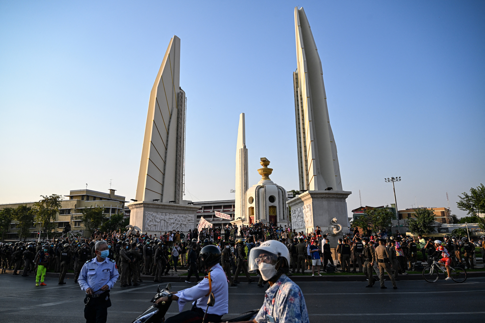 EIU เผยดัชนีประชาธิปไตย 2022 ไทยคะแนนเพิ่มขึ้นมากที่สุดในโลก เพราะอะไร ?