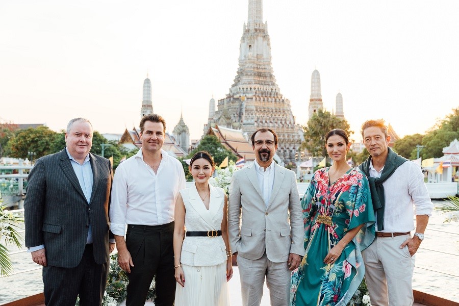 จิบไวน์บนเรือหรูชมพระอาทิตย์ตกในปาร์ตี้สุดเอ็กซ์คลูซีฟกับ Cloudy Bay