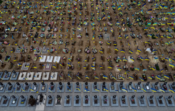 View shows graves of killed Ukrainian defenders at a cemetery in Kharkiv 1 ปีรัสเซีย-ยูเครน