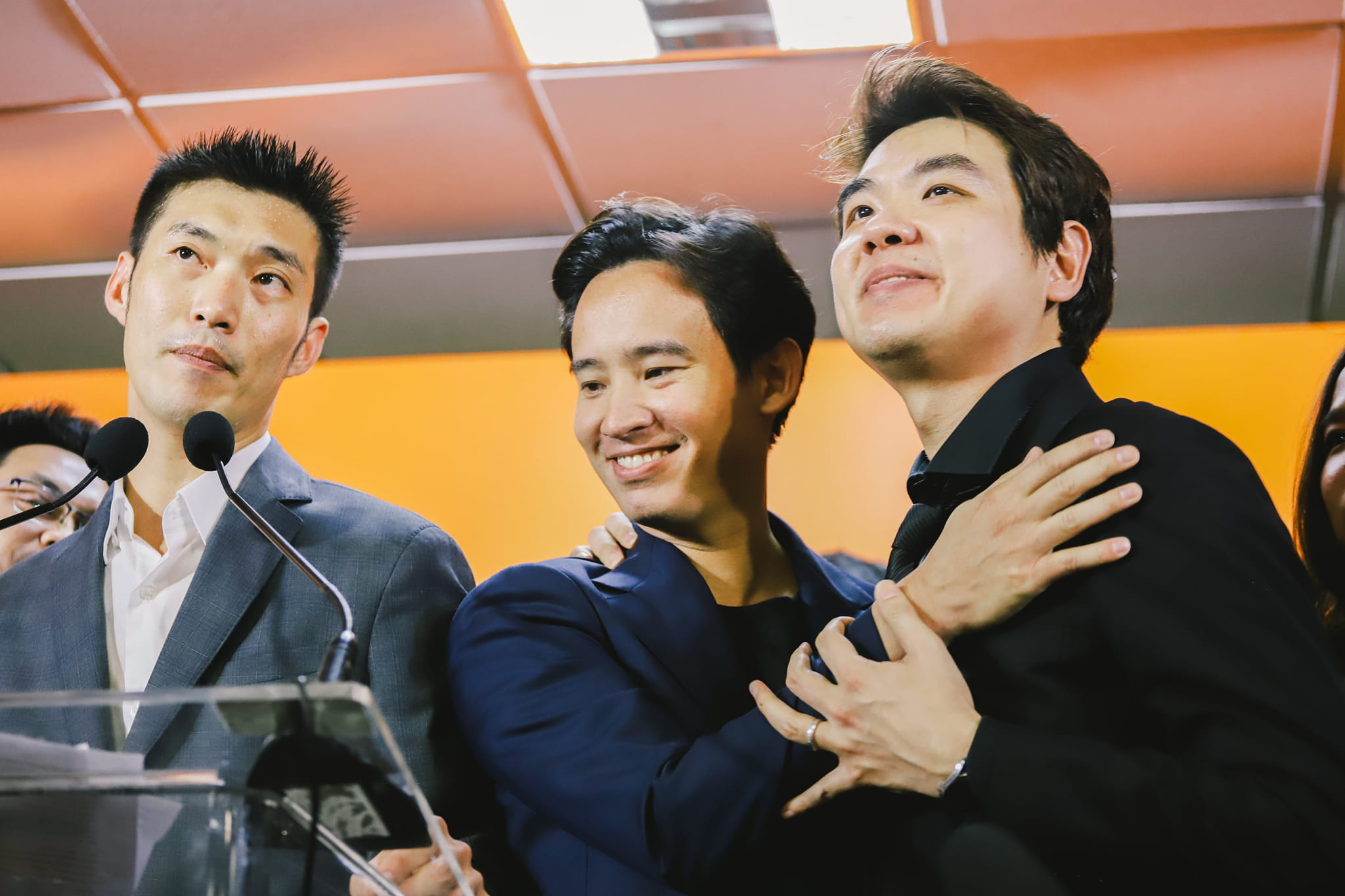 ปิยบุตรเปิดศึกพิธา “มือไม่พายเอาเท้าราน้ำ” ถึง “เอาดีเข้าตัว เอาชั่วให้ผม”
