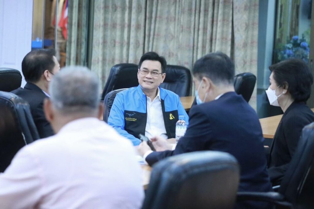 นายจุรินทร์ ลักษณวิศิษฏ์