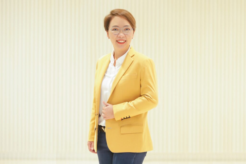 นางสาวณญาณี เผือกขำ ประธานกรรมการ กรุงศรี คอนซูมเมอร์