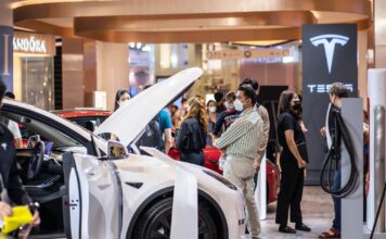 Tesla Pop-up Store