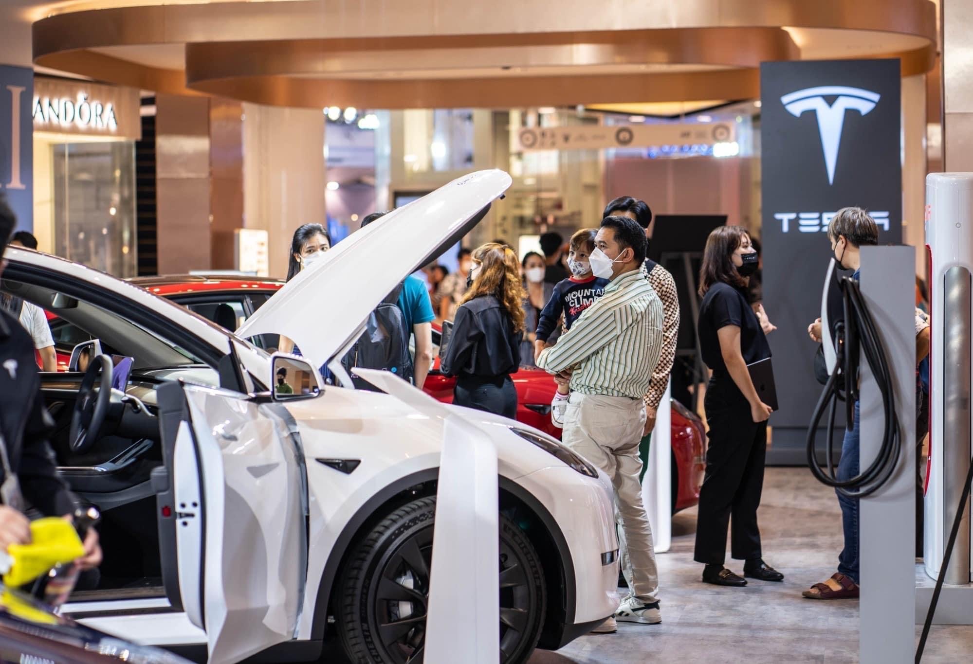 Tesla เปิด “ป็อปอัพสโตร์” ที่เซ็นทรัลเวิลด์