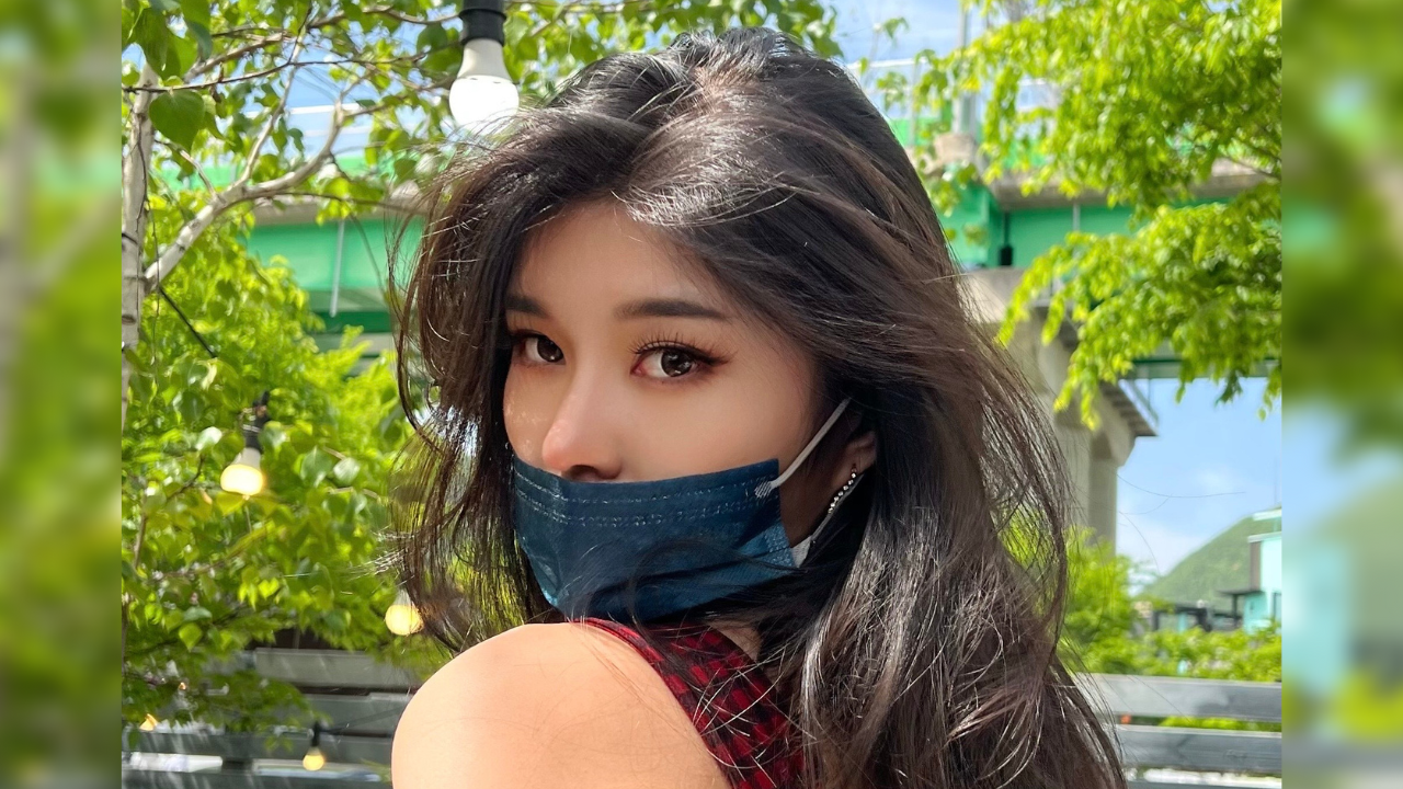 Miss Universe Korea 2022 wearing a mask