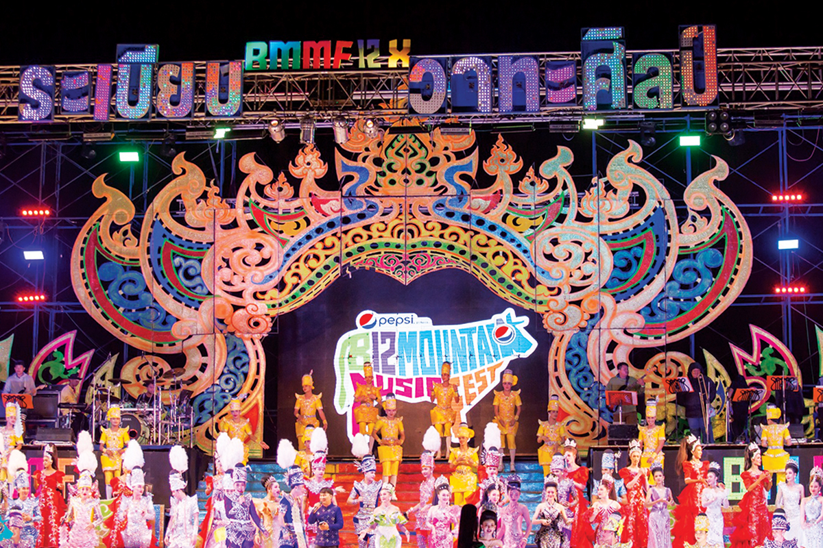 ธุรกิจ หมอลำ ฟื้นจากโควิด เดินสายโกยรายได้ก่อนปิดฤดูกาล