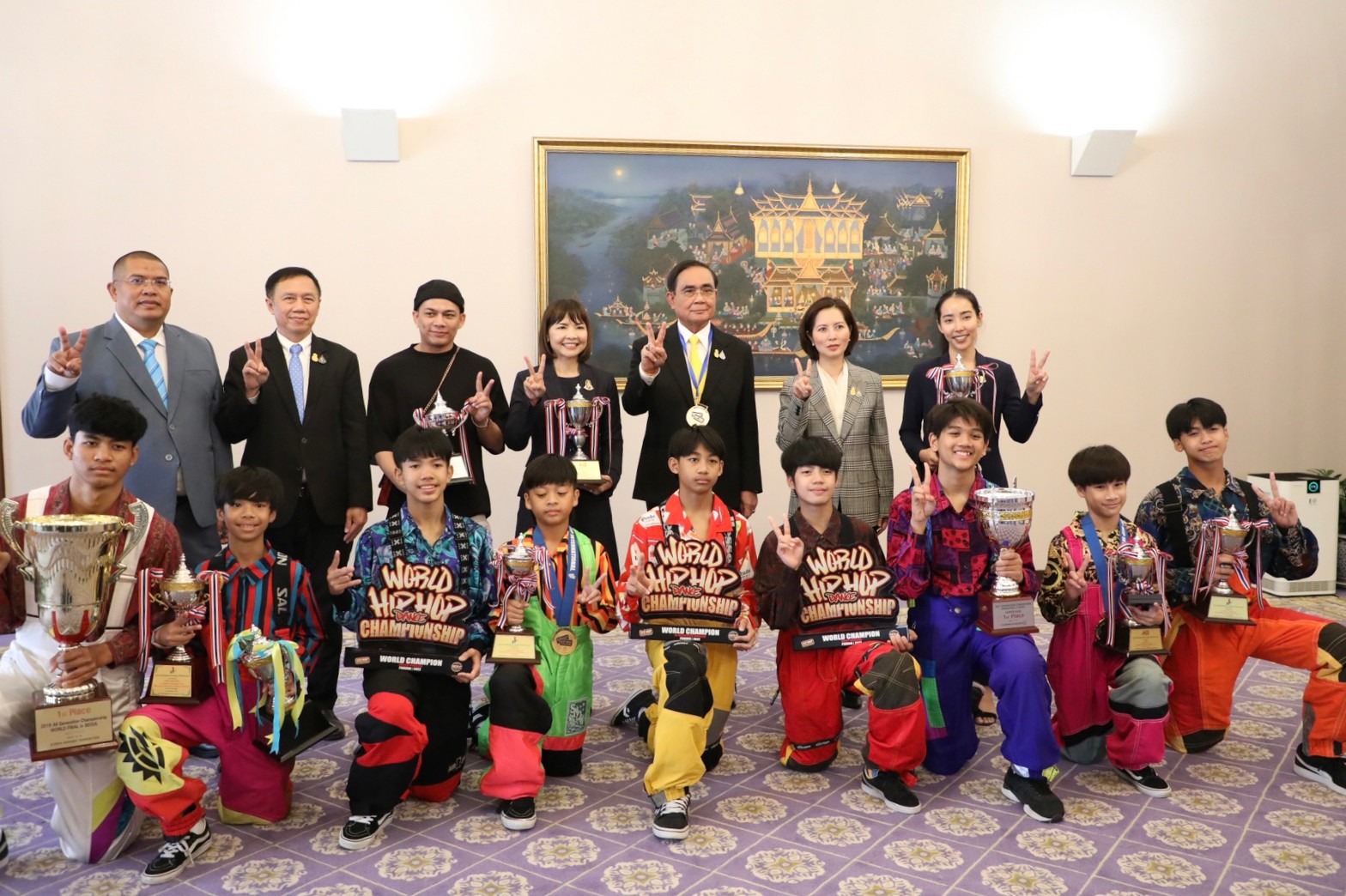 Awesome Juniors โรงเรียนทศพรวิทยา จังหวัดบุรีรัมย์
