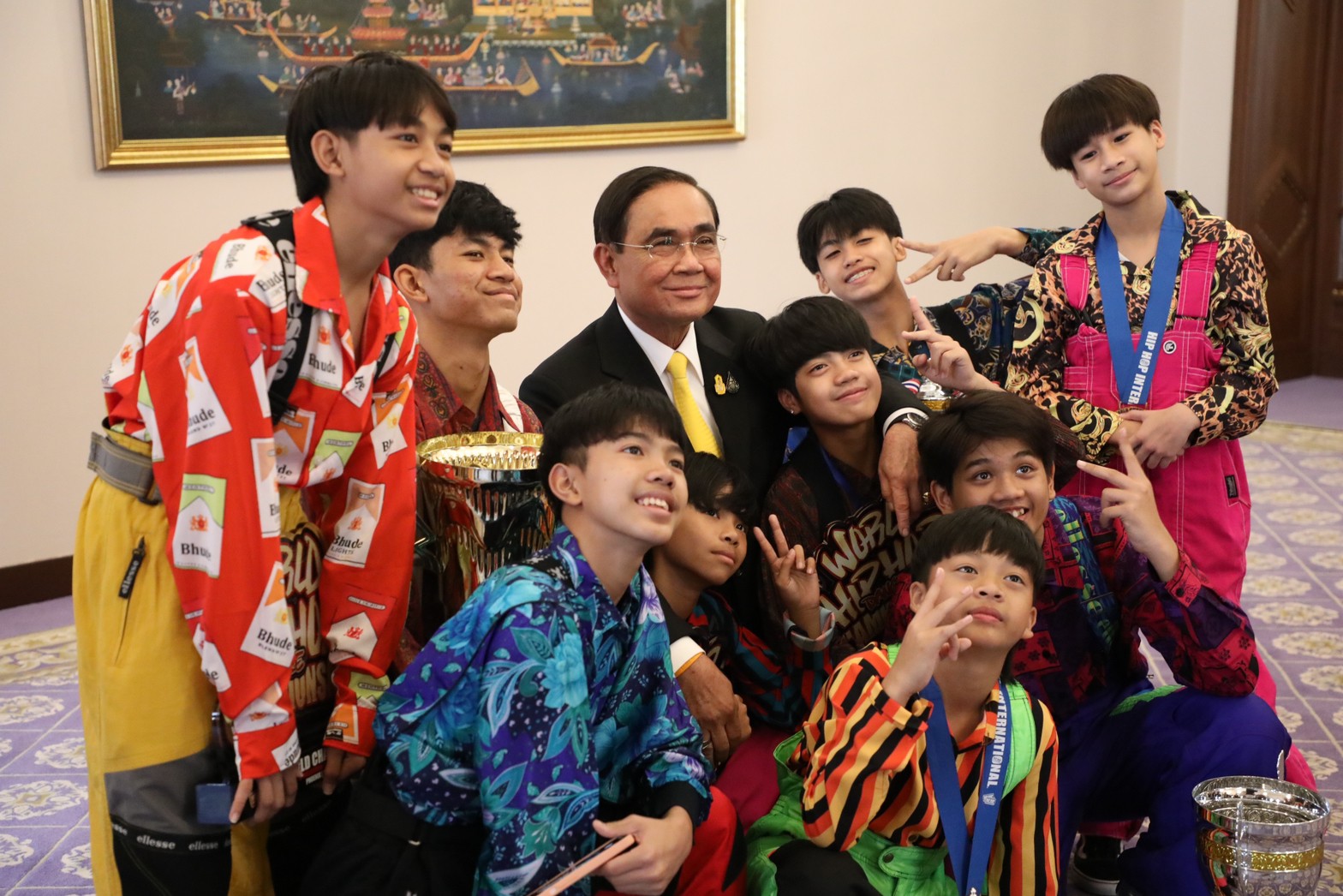 ศธ.นำทีมนักเต้นแชมป์โลก ร.ร.ทศพรวิทยา บุรีรัมย์ เข้าพบพลเอกประยุทธ์