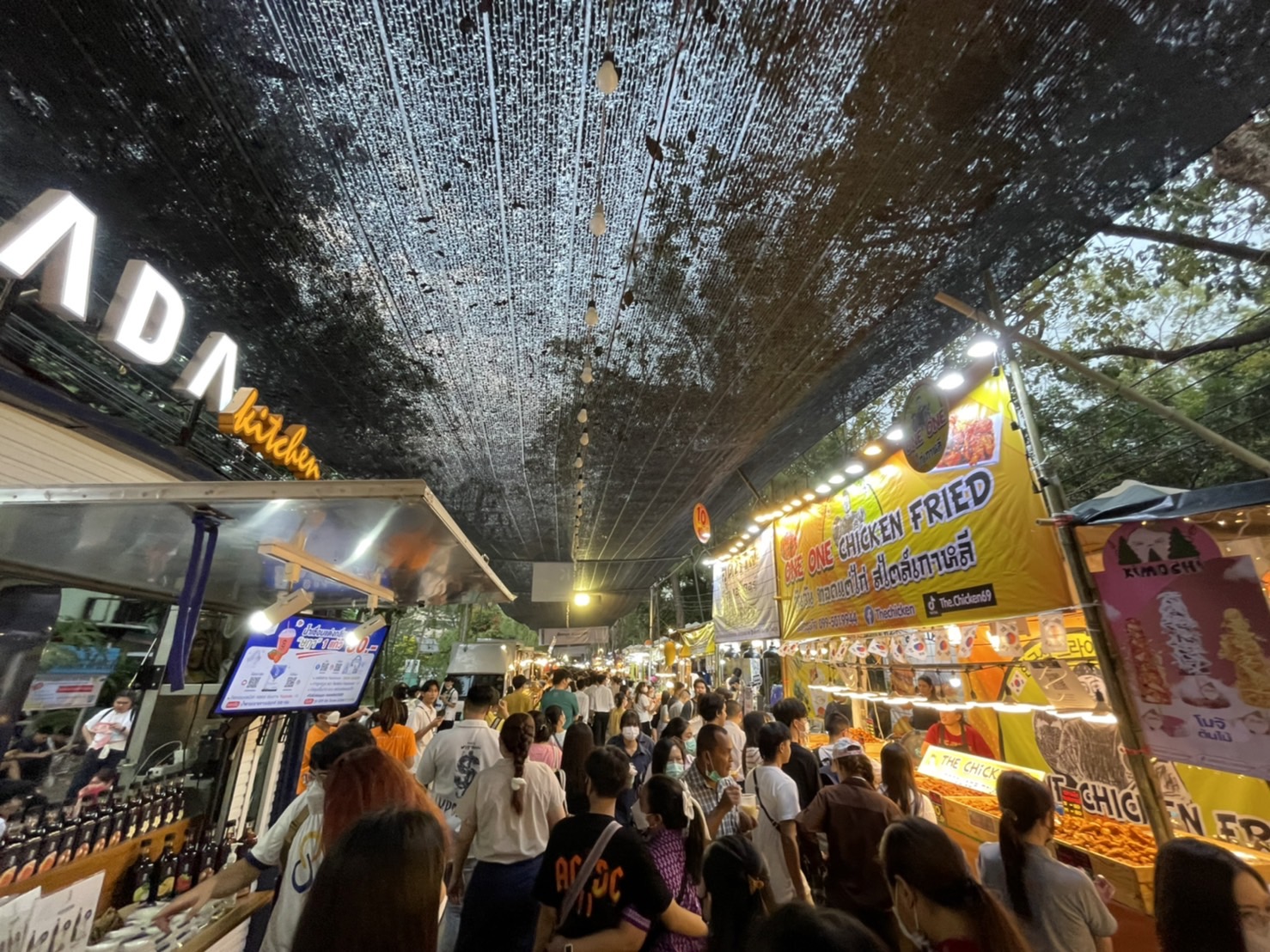 งานเกษตรแฟร์ 2566 วันแรกคึกคัก คนแห่เที่ยว ช้อป ร้านค้ากว่า 1,400 ร้าน