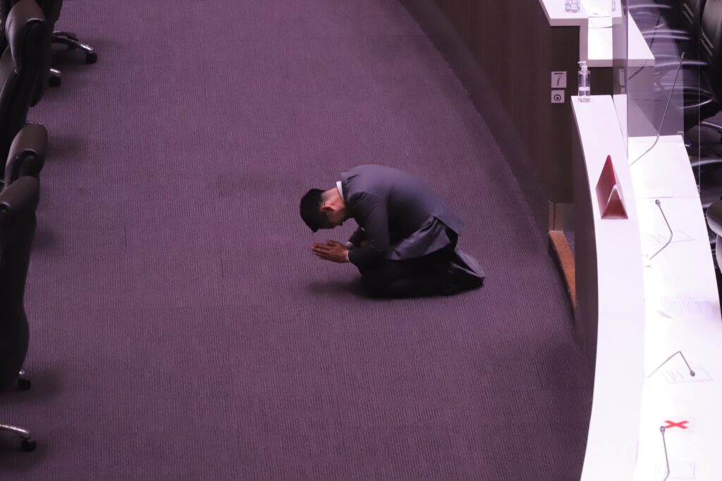 นายมงคลกิตติ์ สุขสินธารานนท์ 