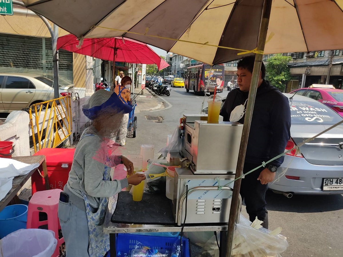 ตรวจต่างชาติ 2 แสนราย กวาดล้างแย่งอาชีพคนไทย ขายของ-ตัดผม