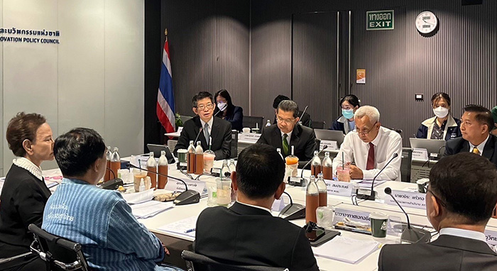 4 องค์กรรัฐแก้ปัญหาความยากจน