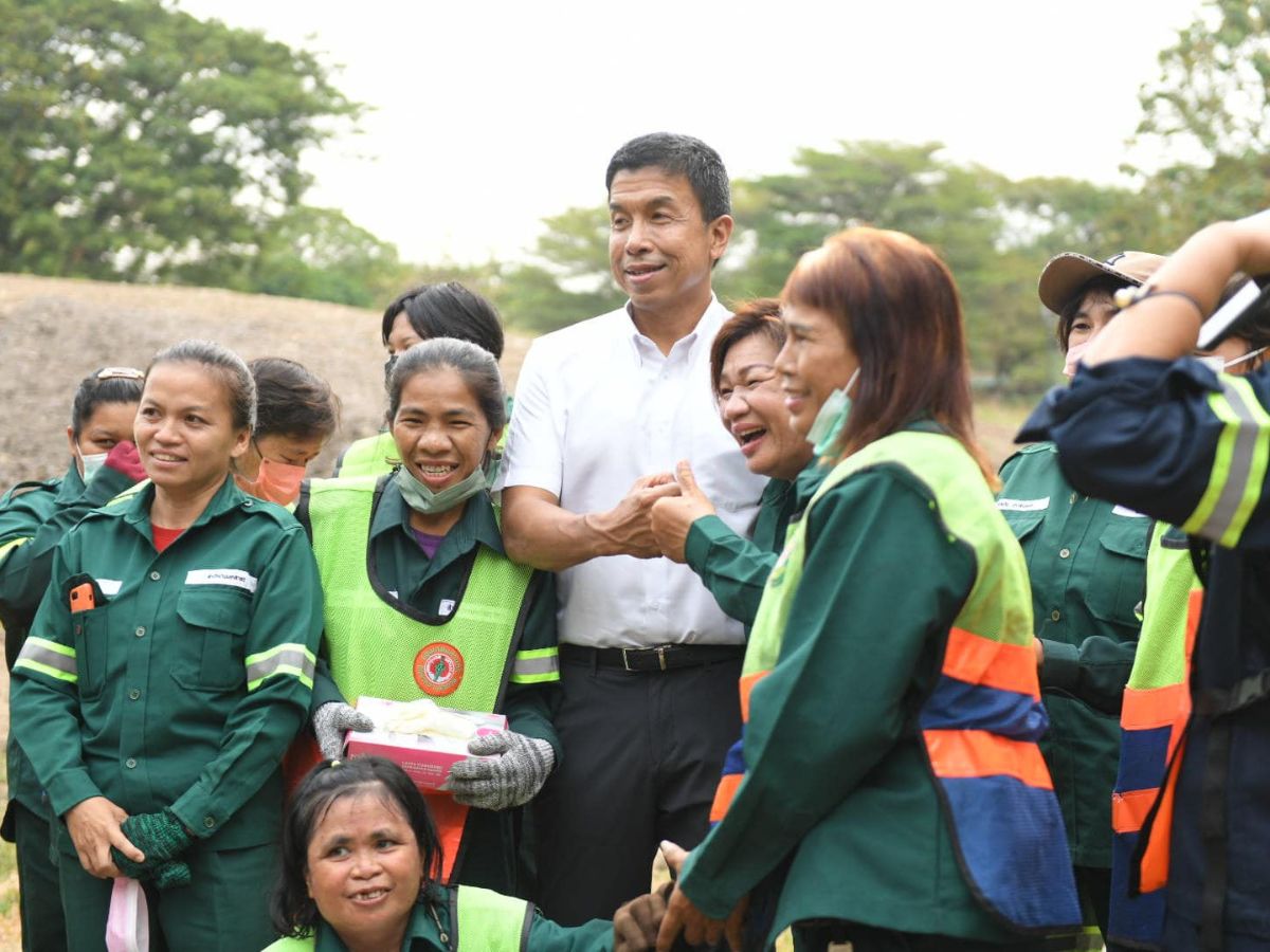 ชัชชาติ สัญจร เขตสาทร หาแนวทางควบคุมฝุ่นPM2.5 เชื่อ ระยะยาวดีขึ้น
