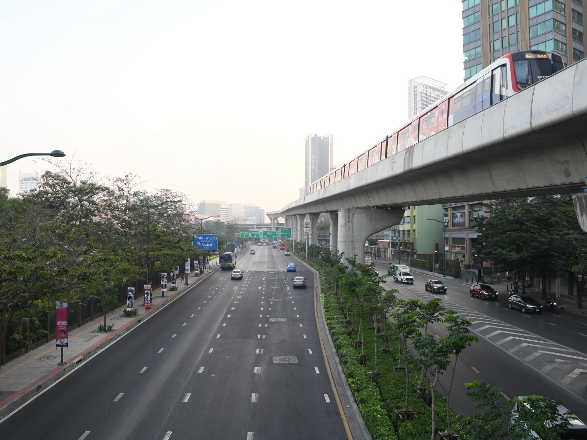 ฝุ่น PM 2.5 เช้านี้ (28 ก.พ.) กทม.เริ่มมีผลกระทบต่อสุขภาพ 41 พื้นที่