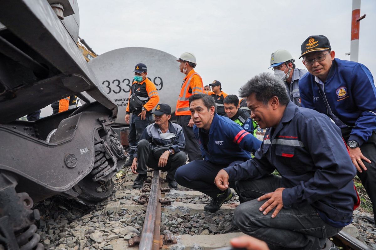 ร.ฟ.ท.ยกเลิกรถสายเหนือ 3 ขบวนวันนี้ รอกู้รถไฟตกรางที่ลพบุรี
