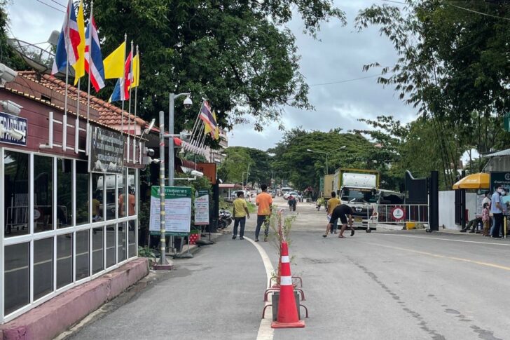 ปกเรื่อง ด่านชายแดน ปกเรื่อง ด่านชายแดน