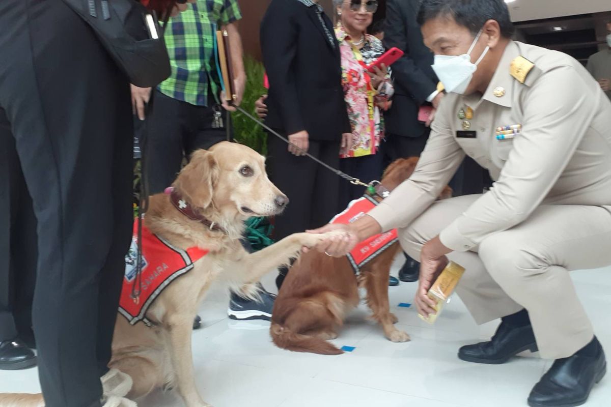 ปกเรื่อง ชัชชาติ สิทธิพันธ์