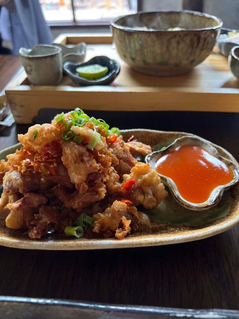 สันคอหมูคั่วพริกเกลือ