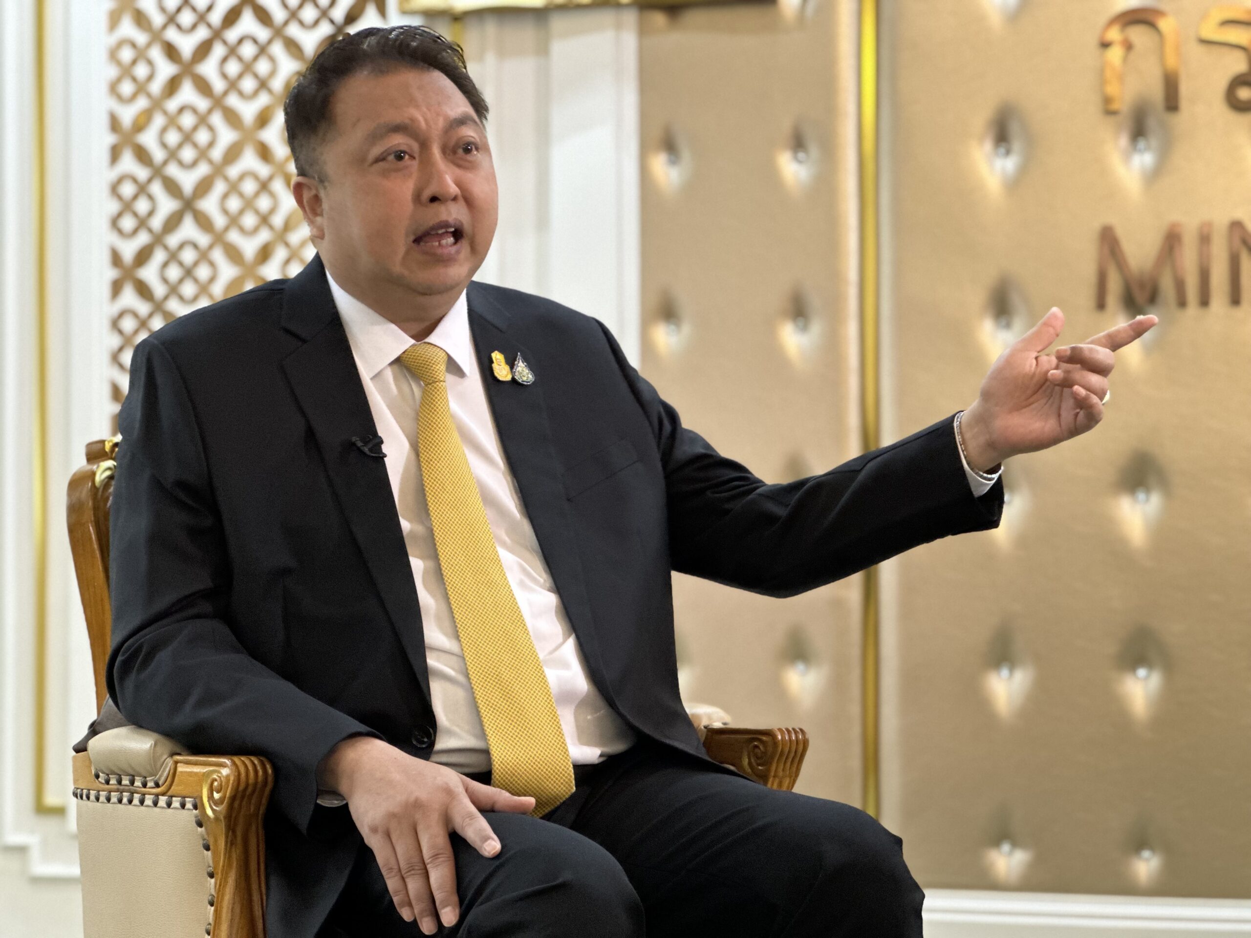 สุชาติ ชมกลิ่น เปิดขั้วรัฐบาลใหม่ สู้เพื่อไทยตัวต่อตัว ทักษิณ คือจุดอ่อน
